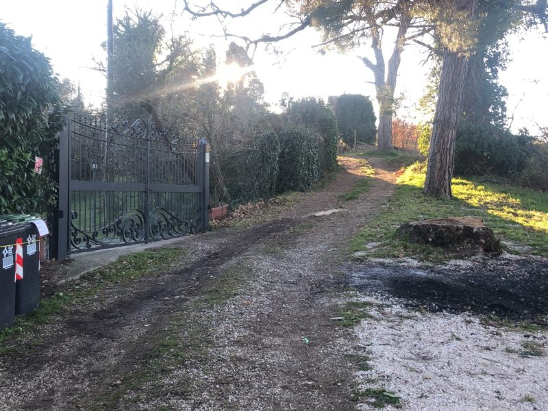 019C09D6-8842-440F-878F-E27A505E17BF